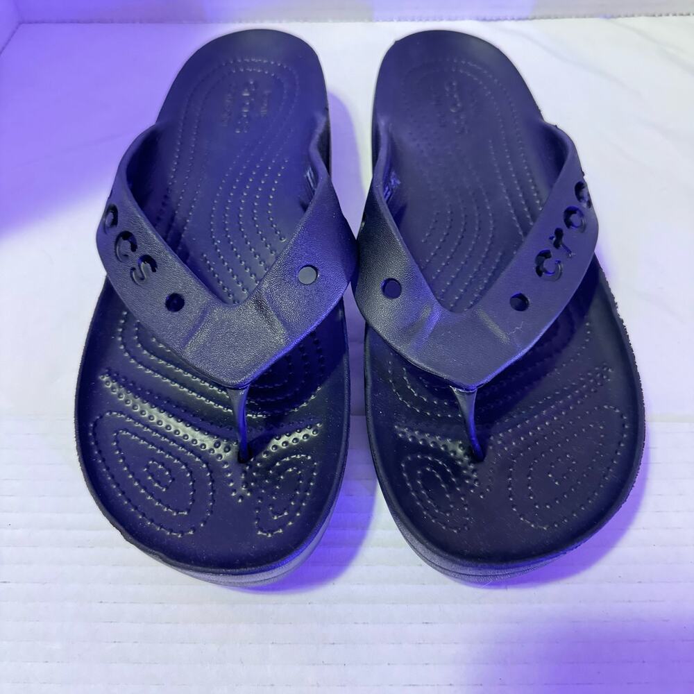 CROCS BLACK FLIP FLOPS NWOT SZ W 10